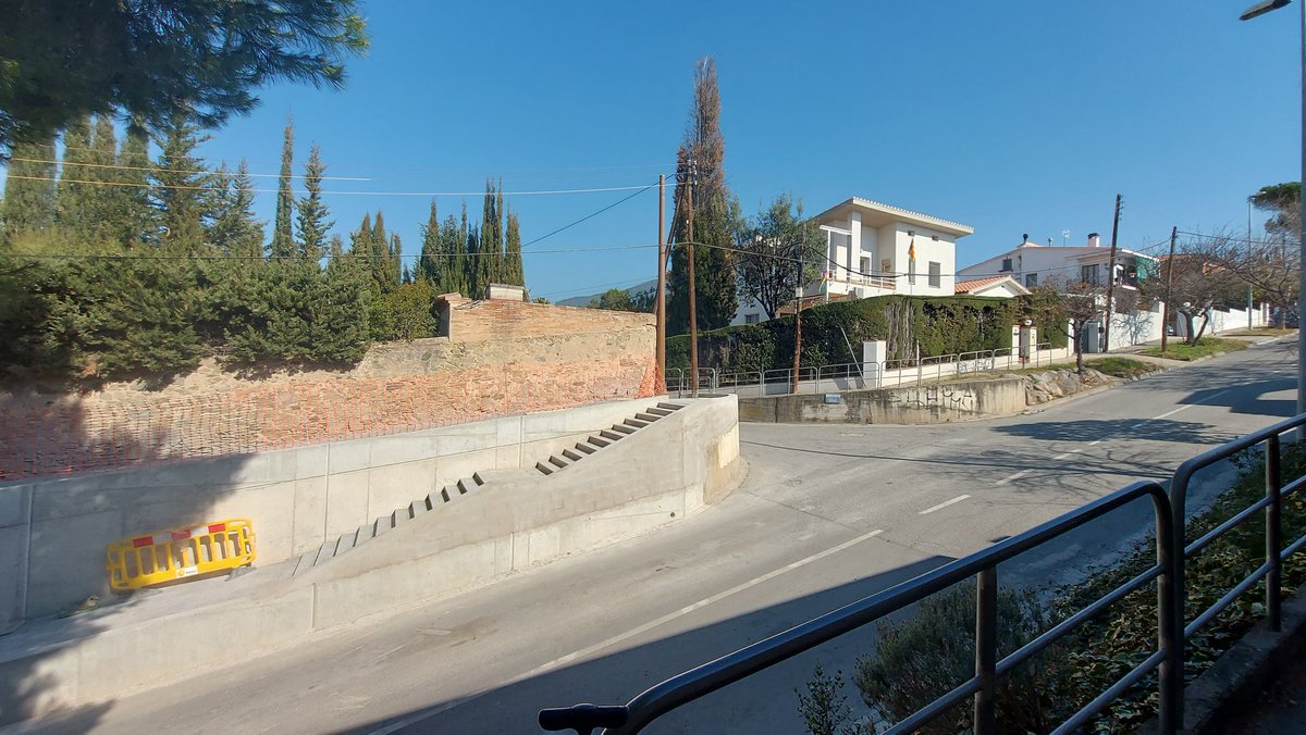 ajlagarriga's tweet photo. L'Ajuntament de #laGarriga ja ha encarregat un projecte per solucionar l'acabat final de les obres que ha fet Adif a l'avinguda 11 de setembre. https://t.co/pAit442tjK