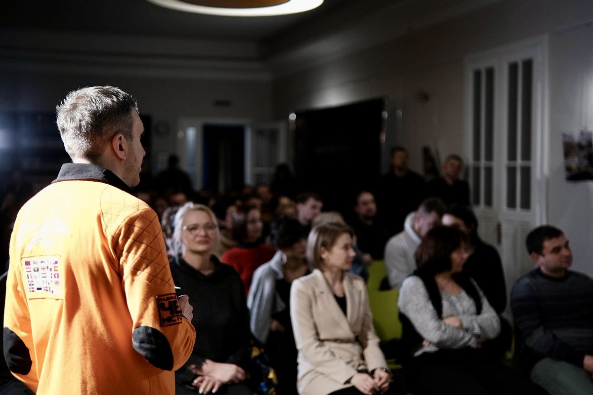 PavloSheremeta's tweet photo. On #Schumpeter’s 140th birth-month visited #Chernivtsi, where he wrote his Theory of Economic Development. Spoke to 100+ people in #Bukovyna Media Center on #creative_destruction for modernization of Ukraine. While putin does the destruction part we have to #innovate the creation https://t.co/eKA2gW6S9G