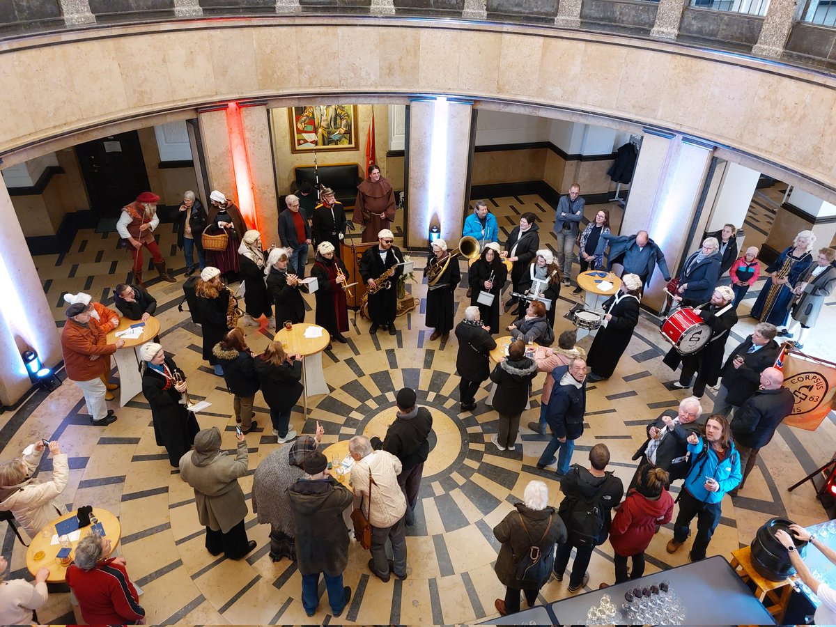 AlexanderBultm1's tweet photo. #kielerumschlag 2023 im Kieler Rathaus 
#Verwaltungkannauchspassmachen
Langweilig wird es hier nie 👏 https://t.co/TNtyIT3Fol