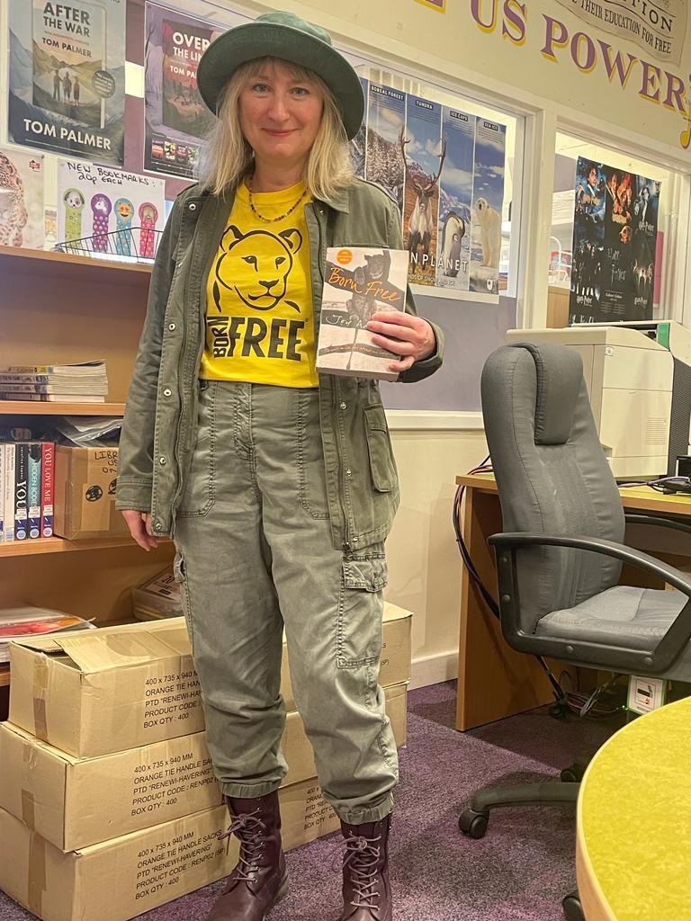 FBAReading's tweet photo. A wonderful outfit by our wonderful librarian: Miss Johnson! 🦁📚#WorldBookDay https://t.co/yHo6LJ6bUu