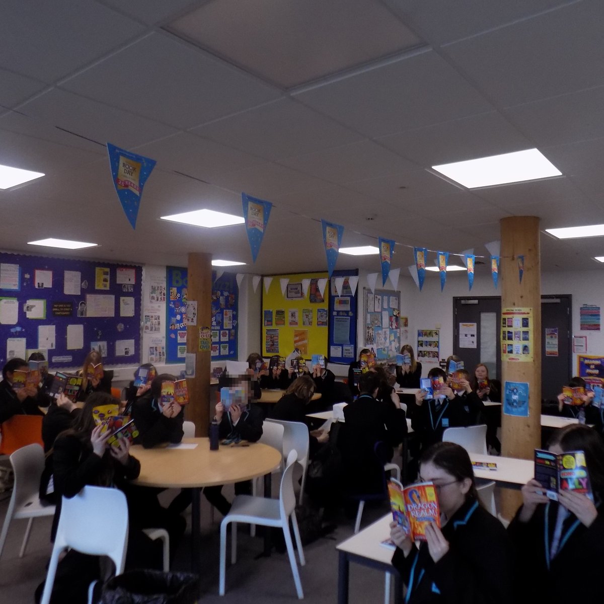 library_oa's tweet photo. Well done to all the teams who took part in your Big Booky Quiz today! It was a close competition with a tie-breaker needed in both the Y8/9 and Y7 heats. Well done to the winning teams :) @OAOpenAcademy @WorldBookDayUK https://t.co/Oq6kd9yFXO