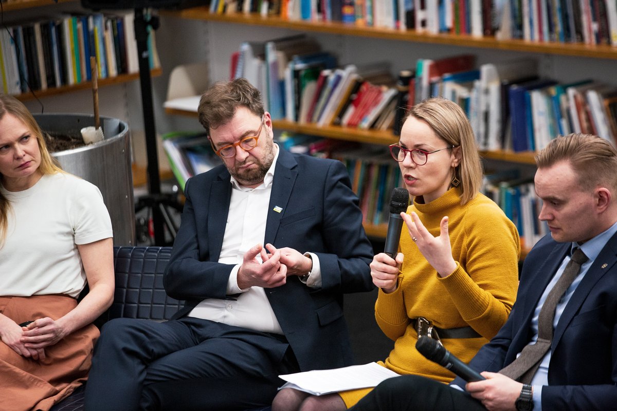 DemosHelsinki's tweet photo. Suuret kiitokset panelisteille, yleisölle sekä järjestäjille eilisestä vaalipaneelista. Keskustelu oli tärkeä ajankohtainen katsaus talouspolitiikkamme tulevaisuuteen. Alla lyhyt yhteenveto keskustelusta sekä linkki tapahtuman tallenteeseen.

https://t.co/7DxwWC8Z8f https://t.co/vkkLK1KoYj