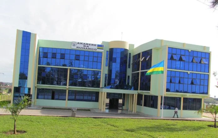 Nk'uko nabivuze mbere, kuwa 2 nzasura akarere ka Ruhango.

Ariko nta muntu uri tayali ngo tuzajyane?