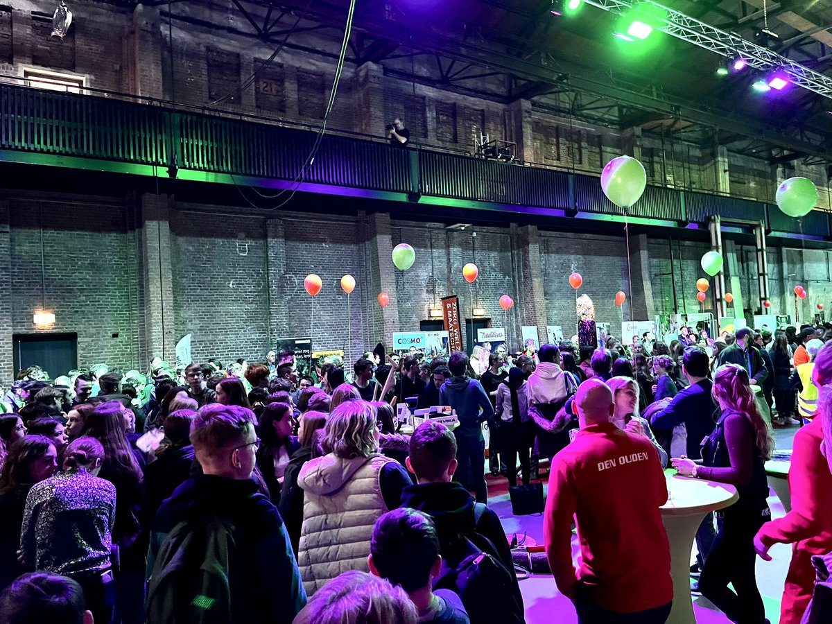MeierijOnStage's tweet photo. Prachtige nieuwe editie van Meierijstad On Stage op 2-3 veel enthousiasme bij VMBO leerlingen en beroepsbeoefenaars.
Over 14 dagen de DoeDag in de praktijk! https://t.co/m5YGwjTPt4