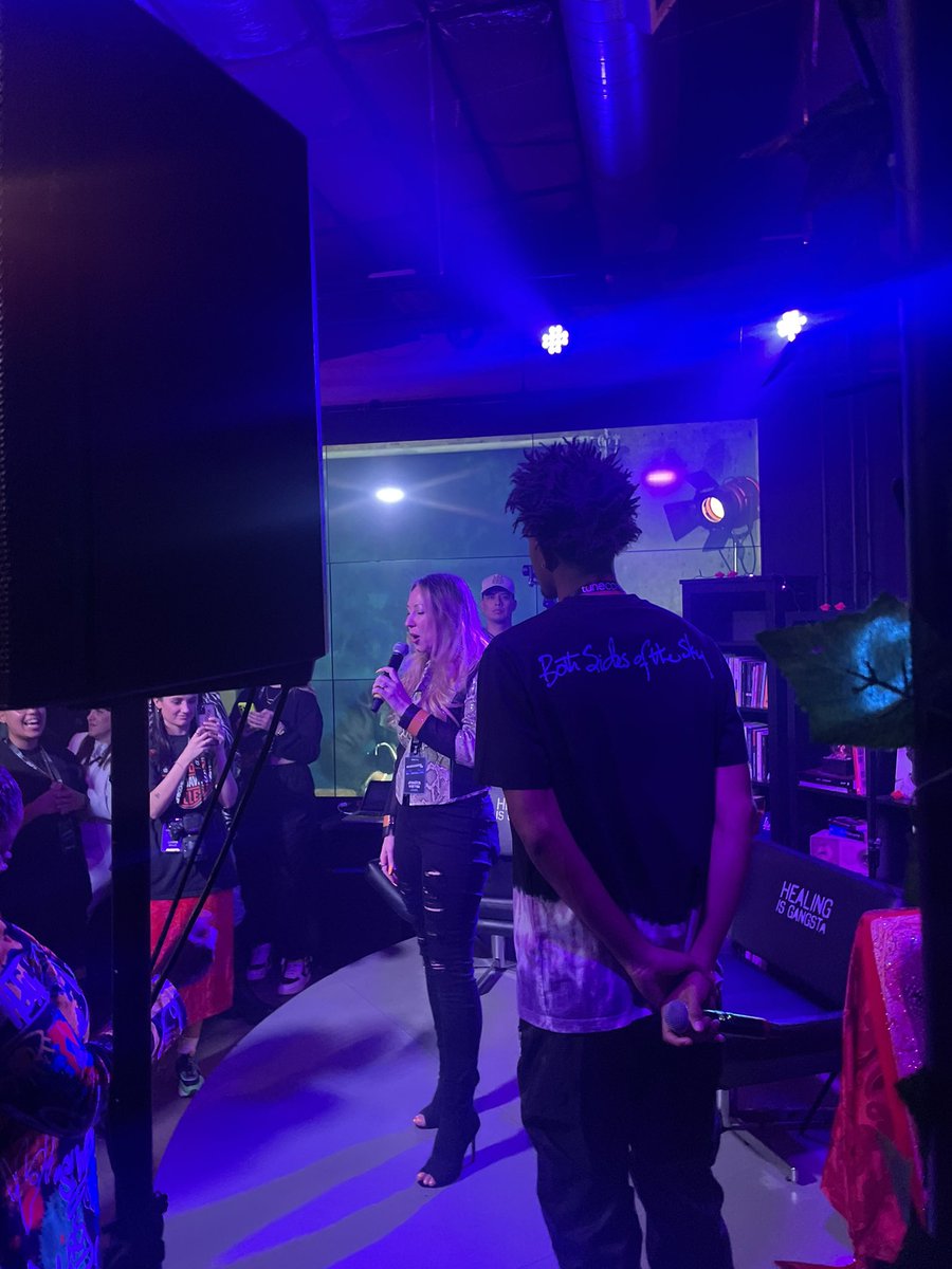Shadoworld's tweet photo. @TuneCore #losangeles
#bts photo ๐ธ @TIECTOCC
This is the wayโฆ #tiectocc #shadoworld #tunecoreartist #tunecore @Papooseonline https://t.co/4uMIbivnuV