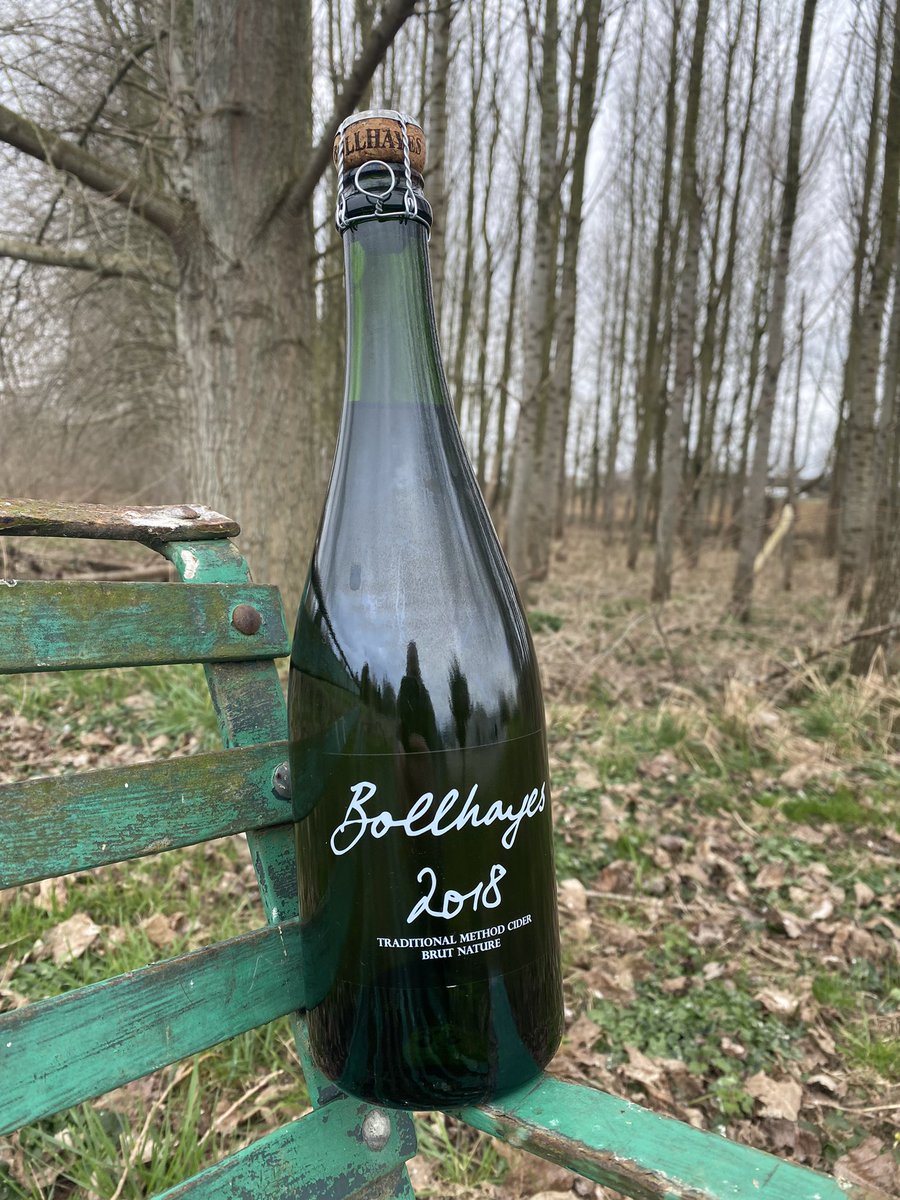 elstonandson's tweet photo. NEW IN, @bollhayes 2018 Naturally Sparkling #finecider . The latest bottling in this style from Bollhayes. Excellent with food, perfect for a celebration or just when you want to treat yourself. #cider #devoncider #devon
https://t.co/fY9D3tGfm4 https://t.co/47422NZnP9