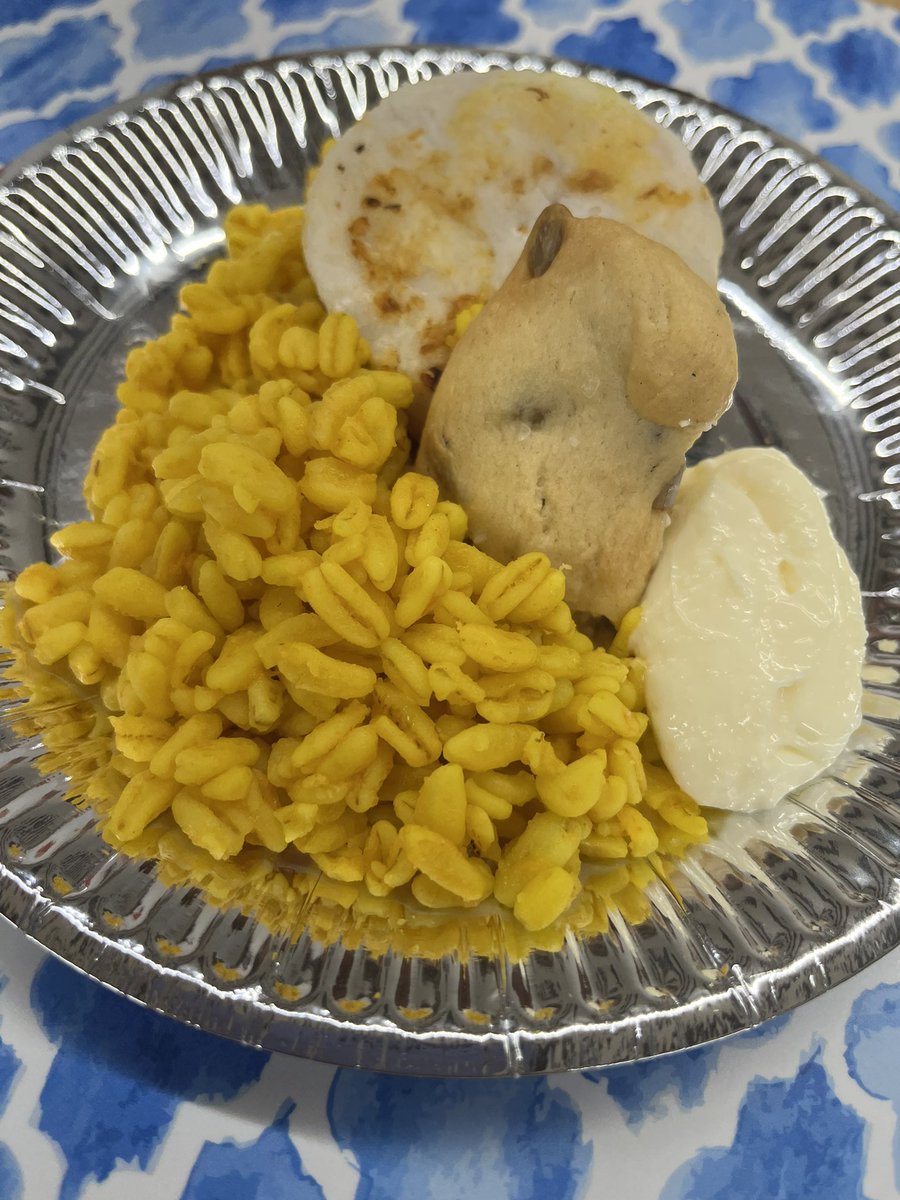 celdrancris's tweet photo. Hoy se come con #SaborACuaresma 🥄
Guiso de trigo marinero a mi estilo #casero
#trigo #merluza #pandepipas #alioli https://t.co/rHNgpr3ITb