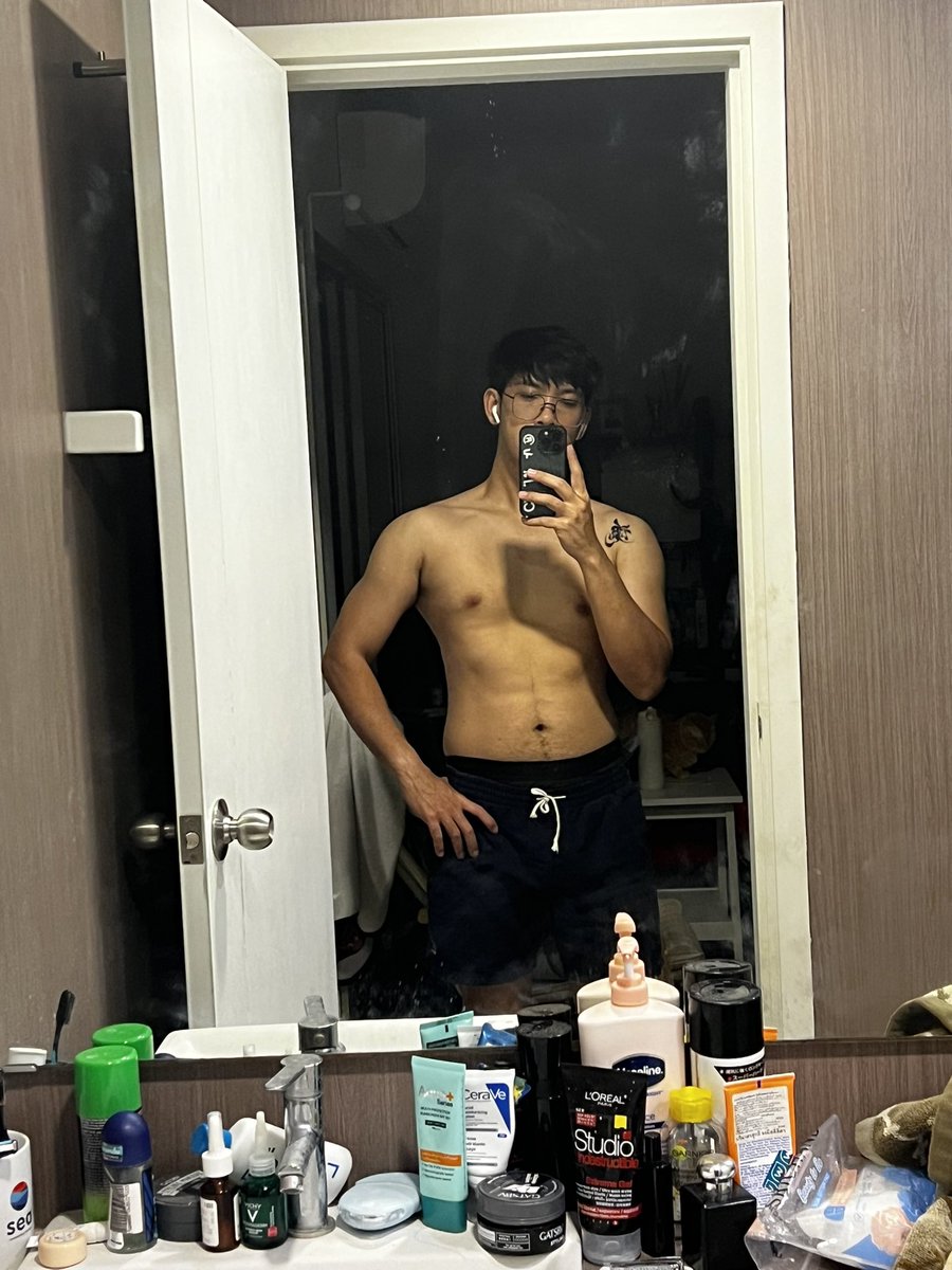 6ZACK7's tweet photo. ป่วยไปสองวันคร่าบบ 😅 https://t.co/ihQwlB6tQt
