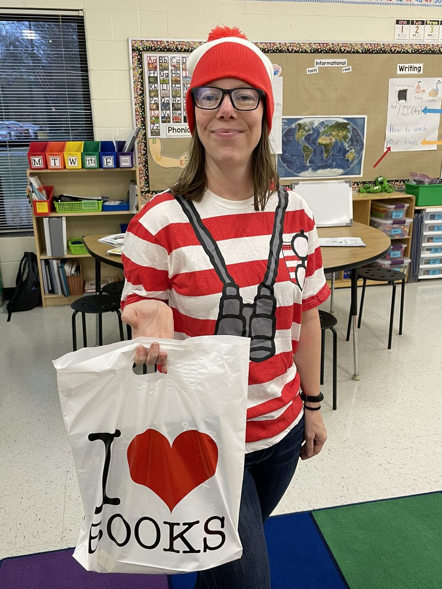 FairOaksEagles's tweet photo. Today at the book fair in the library, when you buy a book, you get a cool book bag &amp; a raffle ticket for a chance to win a prize!! #FairOaksEagles #BookFair #BookCharacterDay #MsDance #ReadAcrossAmerica2023 https://t.co/qCELhuxy61