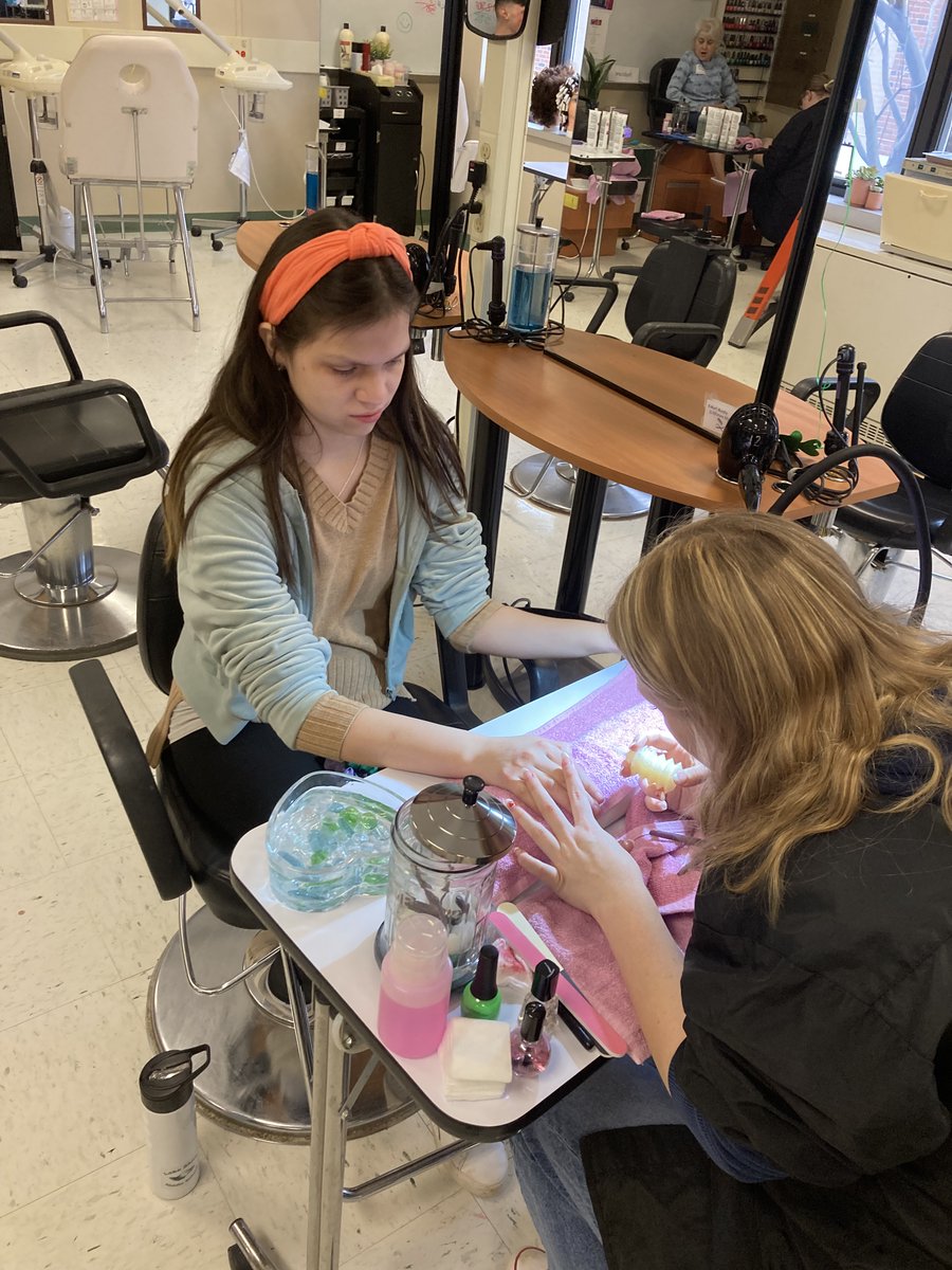 LSCLifeSkills's tweet photo. We love a trip down to the Cosmetology Clinic!  
@LakeShoreCSD @Lake_Shore_HS https://t.co/iQhw5Jz1Dc