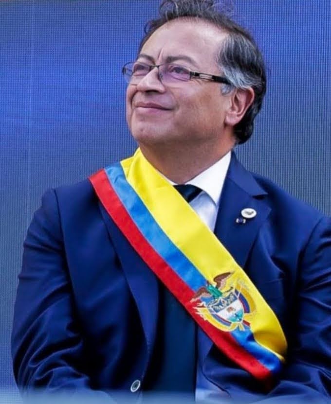elqubafusion's tweet photo. Cada véz que veo a politicos como  la Paloma, la cabal, el trio de inservibles de los Galán, los prepagos de la FM y Semana chillando por como este gobierno los tiene de la guevas, valio cada segundo de apoyo y mi voto al mejor de todos los tiempos @petrogustavo 🇨🇴🇨🇴🇨🇴 https://t.co/kqkeOqzG66