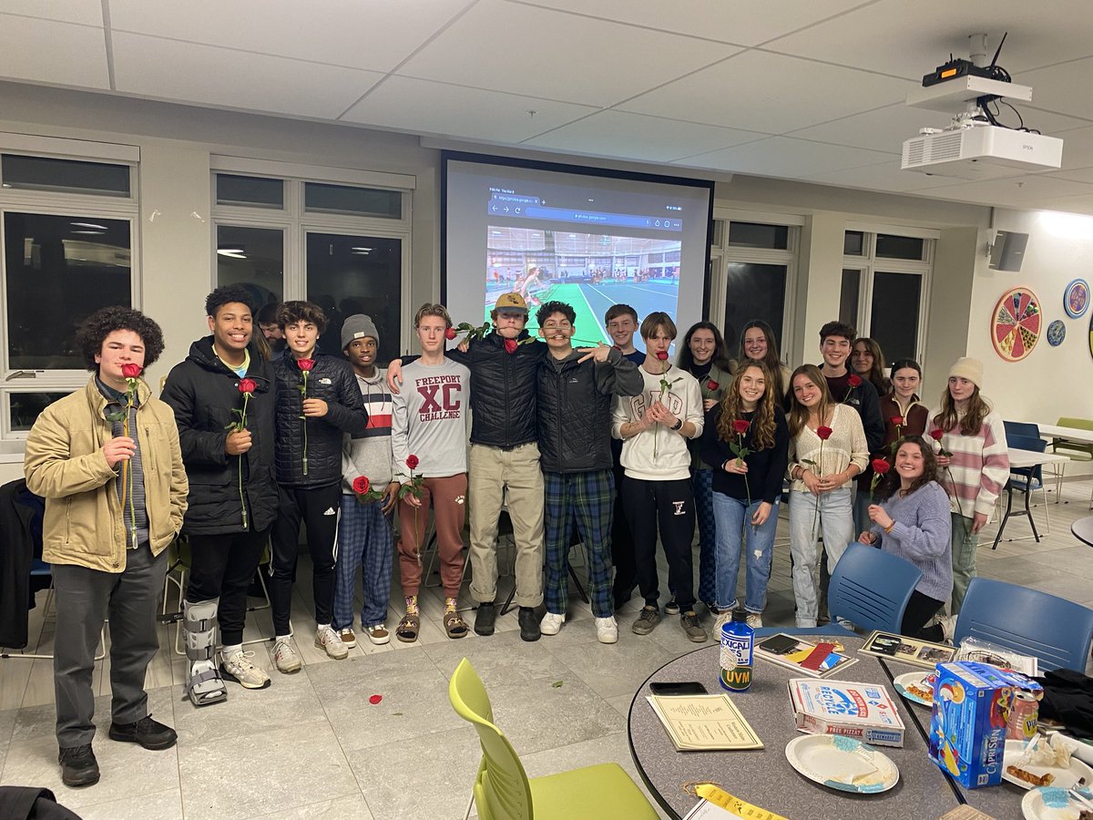 FreeportFalcons's tweet photo. Freeport’s seniors recognized at last nights Indoor Track Awards Night
Congrats to the Senior Falcons! https://t.co/jPm6kksrFh