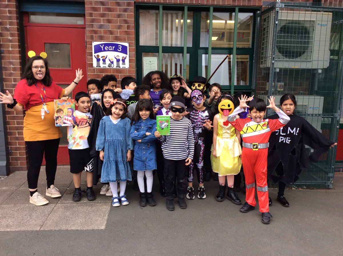 KingsleyLpool's tweet photo. Happy World Book Week from 3C! #kingsleyReading #class3c #WorldBookDay2023 https://t.co/bCYFwonTiP
