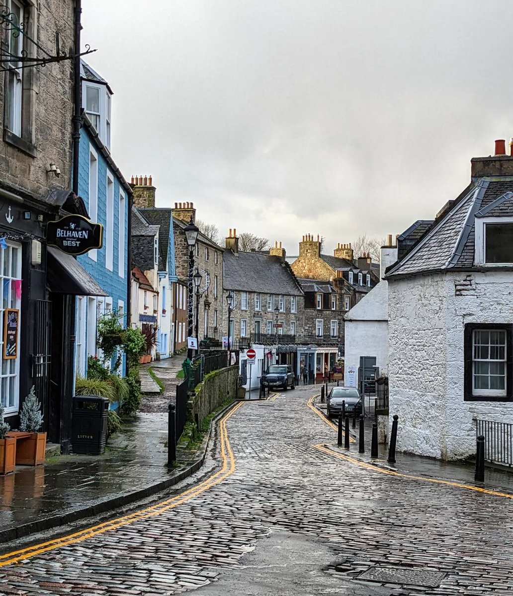 Just 30 mins by train from #Edinburgh, the charming village of #SouthQueensferry is filled with an array of independent shops & places to eat - perfect for a day out 🛍🍴
📍 South Queensferry
📸 IG/edinburgh.eye
#edinphoto #ForeverEdinburgh