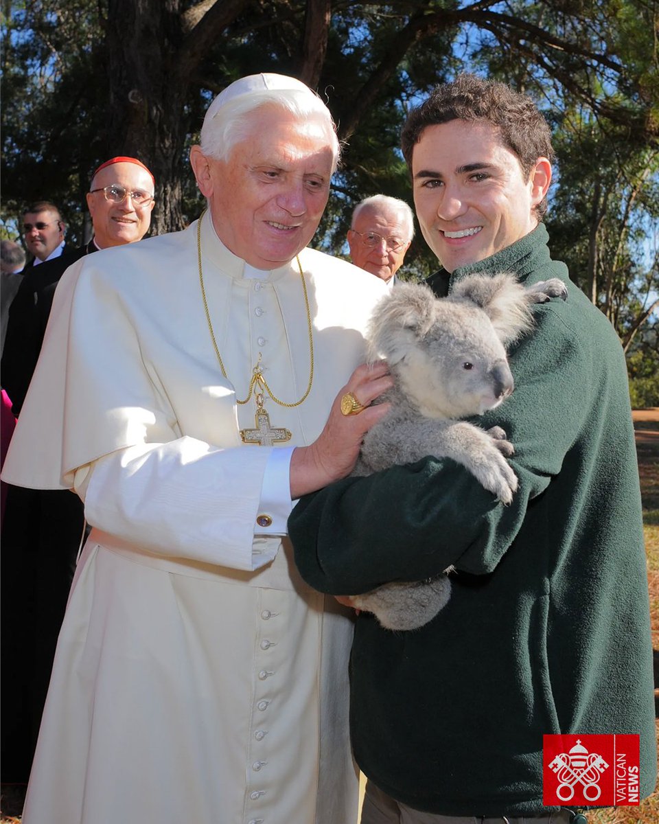 VaticanNews's tweet photo. On #WorldWildlifeDay, we look back to just a few of many tender moments between Popes and animals, and we recall Pope Francis’ recent reminder that “where certain species are destroyed or seriously harmed, the values involved are incalculable.” https://t.co/42rdyUMVLR