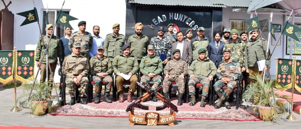 Whiteknight_IA's tweet photo. A joint security conference of #IndianArmy & @JmuKmrPolice along with intelligence agencies was held at #Samote to review the security situation & enhance operational synergy. https://t.co/Nyfu6986sk