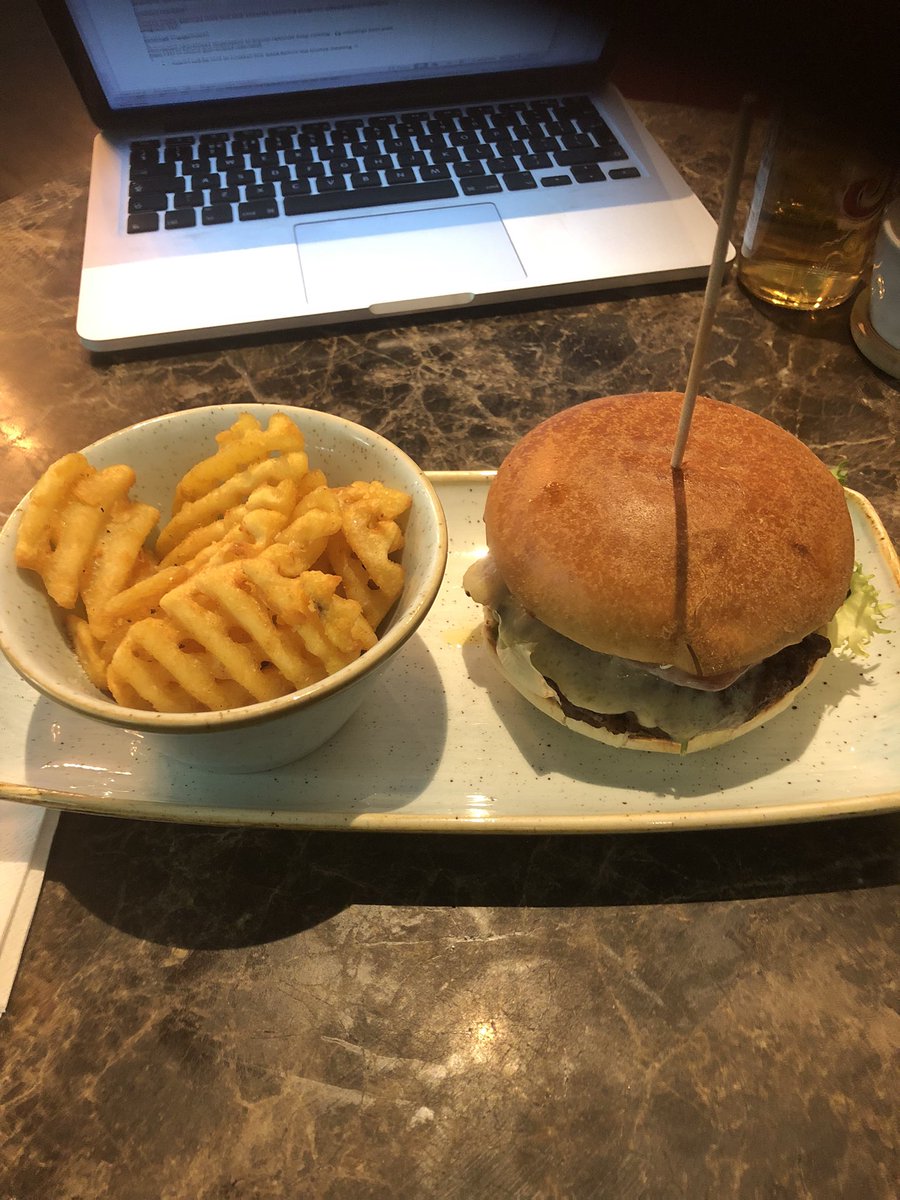 voomeroon's tweet photo. @BristolAirport look at this burger. £17. You and your restaurants could do so much more for for travellers. This is appalling. https://t.co/GnPZG7pG56