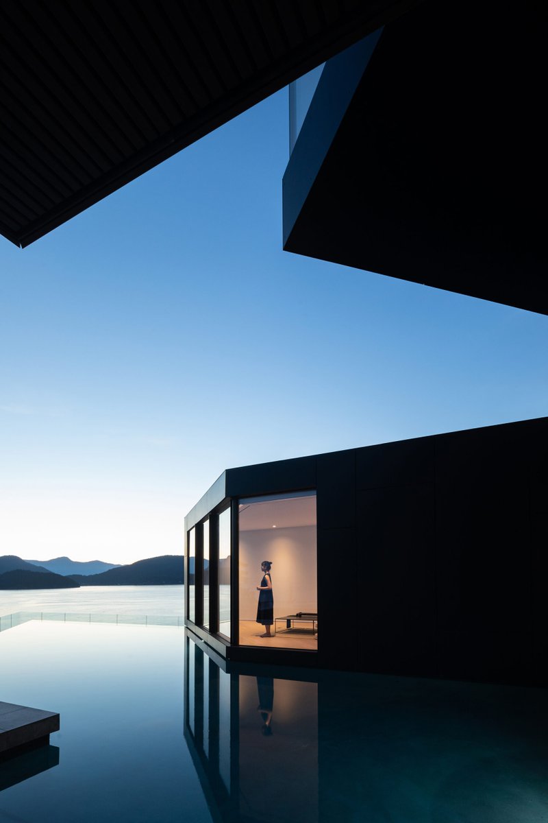 loopdesignaward's tweet photo. ⭐️ LOOP Design Awards Winner ⭐️
.
BlackCliff House, West Vancouver, Canada - by McLeod Bovell Modern Houses
https://t.co/HwCD30jQq4
.
Photography: Ema Peter
.
#architecture #design #interiordesign #productdesign #landscapedesign #architecturephotography #loopdesignawards https://t.co/joboZ6Plkp