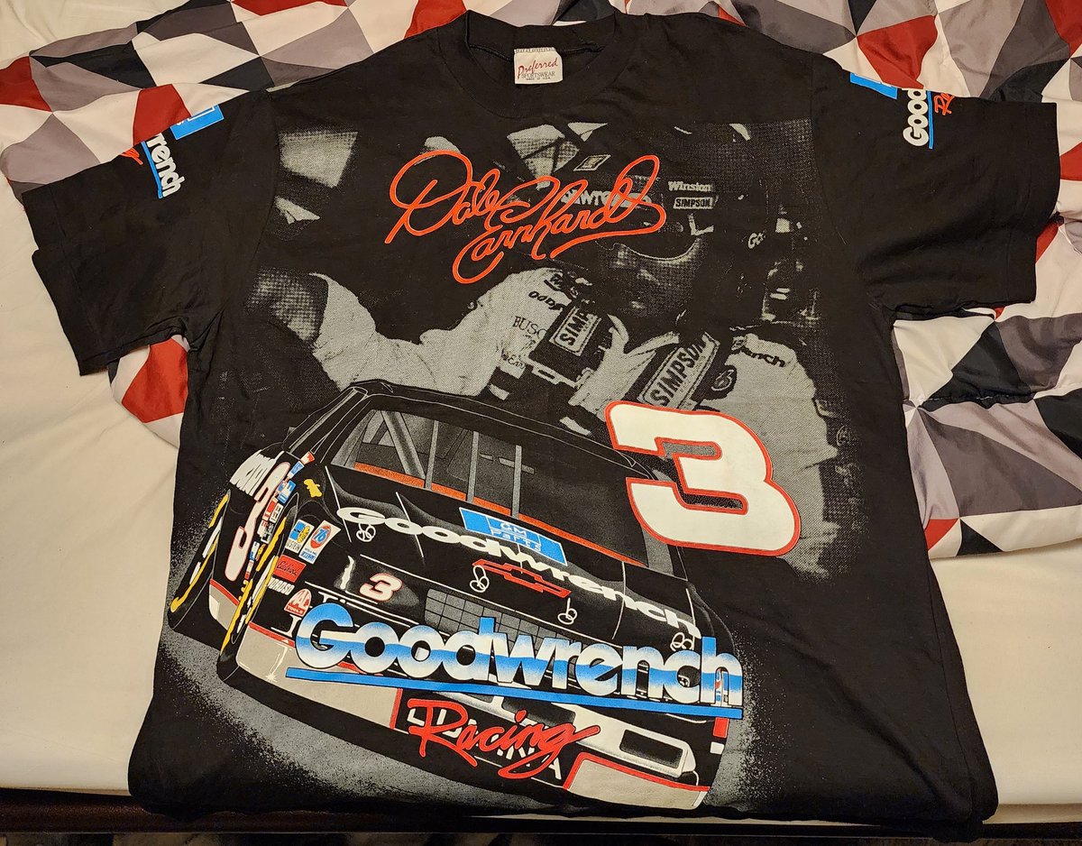 #eBay impulse buy...Vintage 1993 Dale Earnhardt. DAMN it's pretty
#NASCAR #daleearnhardt #vintagetshirts #nascarcollectible #earnhardt #3fordale #TrendingNow #trending @DaleJr