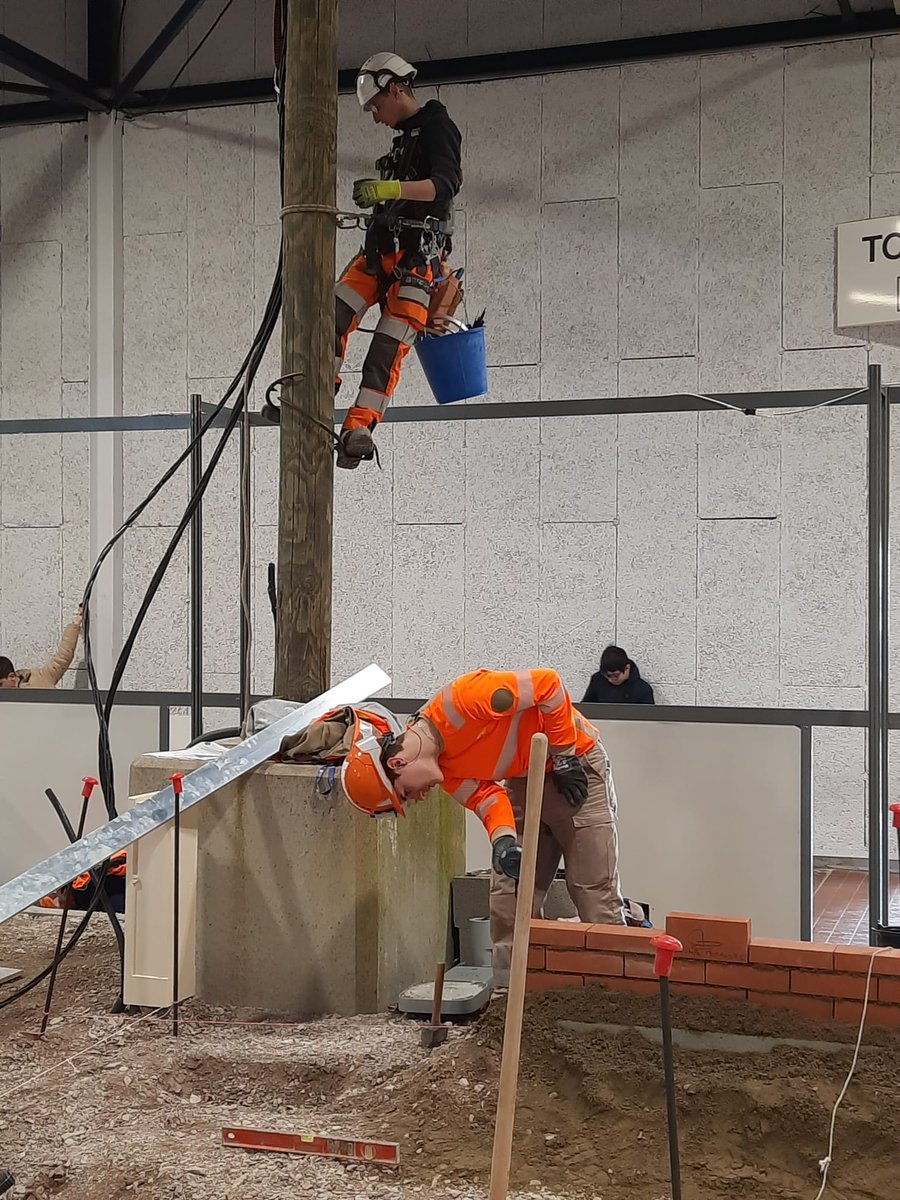 Les TP développent sans cesse leurs compétences &amp; savoir-faire en matière de Transition écologique. "Nous devons attirer &amp; former les jeunes pour anticiper et accompagner les transformations. Je remercie <a href="/C_MORANCAIS/">Christelle MORANÇAIS</a> <a href="/paysdelaloire/">Pays de la Loire</a> pour son soutien  <a href="/WorldSkillsFR/">WorldSkills France</a>"  <a href="/JeromeRouet/">Rouet Jerome</a>