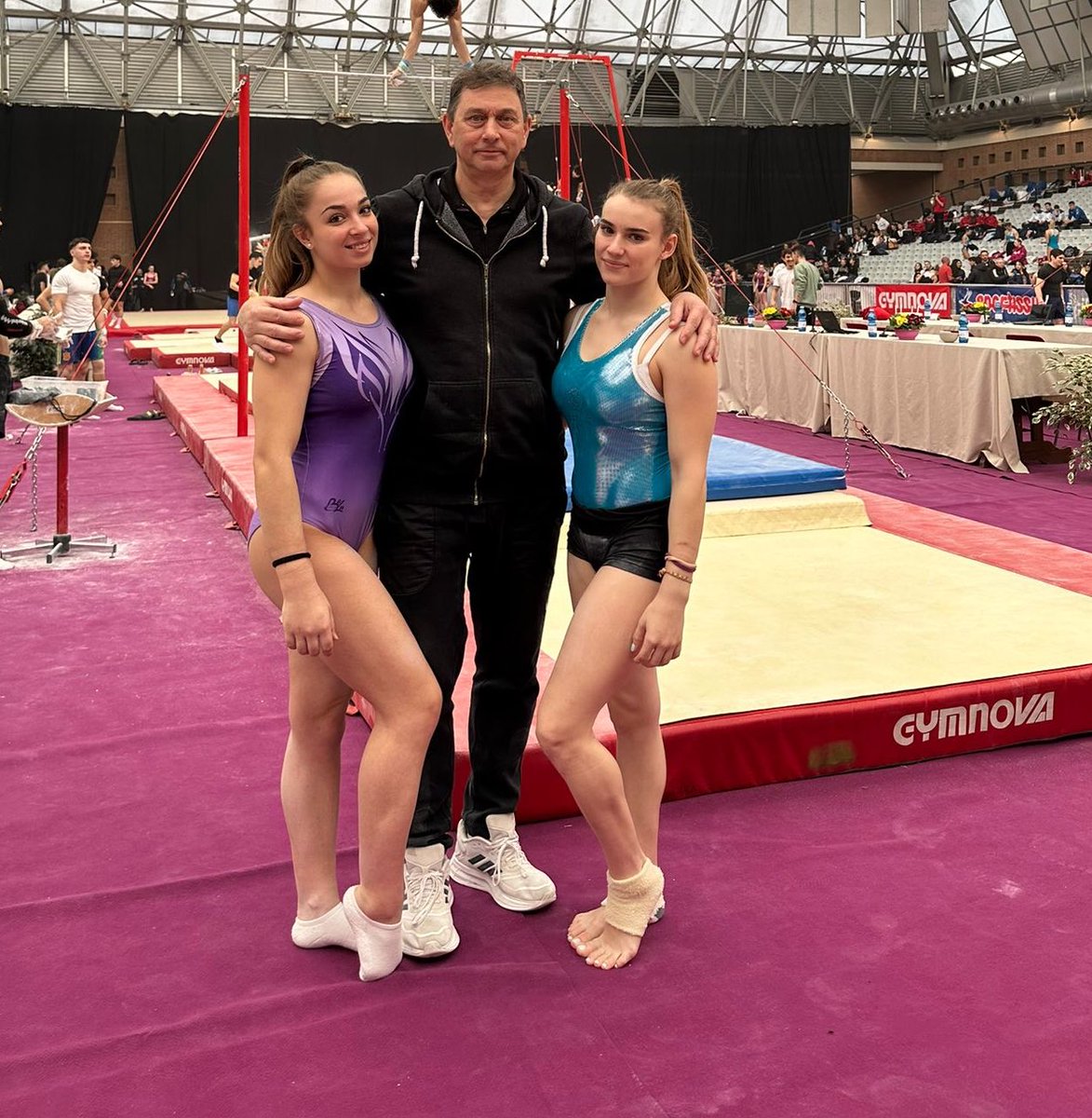 ClubXelska's tweet photo. ENTRENAMIENTO DE PODIUM ✅🙌🏻

Espectacular pabellón, en la ciudad de Ravena, donde nuestras chicas han tenido muy buenas sensaciones y están listas para darlo todo mañana 💪🏻

A tope 🤸🏼‍♀️ https://t.co/9BQkmwSV9k