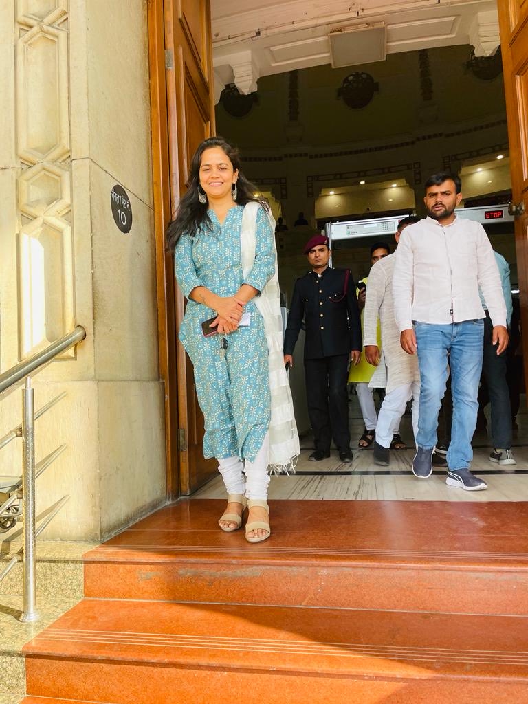 prititripathiup's tweet photo. लखनऊ विधानसभा। https://t.co/HbIB3yq7T2