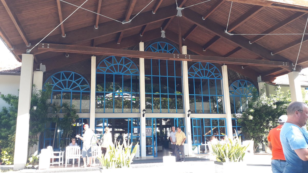GuzmanCool6's tweet photo. En breve el colectivo del Hotel "Memories Jibacoa" recibirá la condición de "Vanguardia Nacional".
#SantaCruzdelNorte #Mayabeque #MejorEsPosible @MinturCuba @DiazCanelB
@BYuniaky
@Marisol30317907
@daz_fredy
@Mirelys_rd
@TamaraVBenitez
@lamas_aguiar
@PalenzuelaOliva
@ArnerMarrero https://t.co/KUjBsHImRE