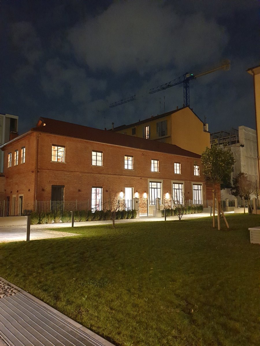 LauraNotaro's tweet photo. At Elpis Foundation Milan last night celebrating @FriendsTCFItaly efforts towards quality education in Pakistan, enjoying the wonderful exhibition "Haze: Contemporary Art From South Asia".
#Adecadeforchange #10yearsofIFTCF 

https://t.co/74Hf7aSqAm https://t.co/VIm73KIHtB