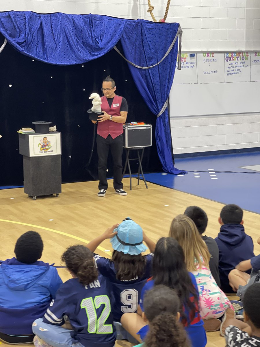 WindcrestLib's tweet photo. Had a BLAST celebrating Read Across America w/ Spikey Mikey! We OOHED and AAHED our way through his magical performance and listened as he spoke abt the importance of reading. Thank you Spikey Mikey for a wonderful show. https://t.co/A8rYCwqOEl