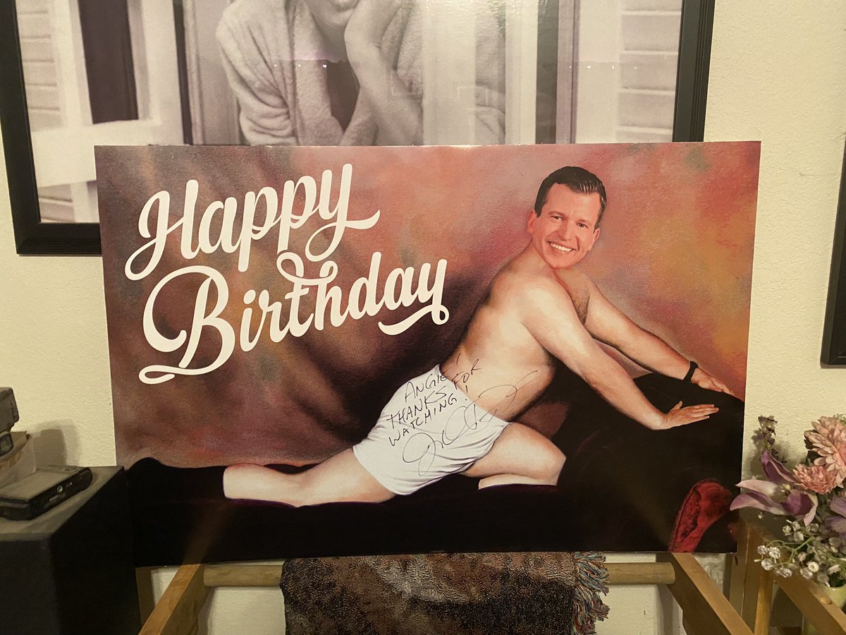 AngieLarson8's tweet photo. @TVcody @GoodDayCourtney @JohnDabkovich @DinaKupfer @GoodDaySac I have a portrait of John!!! #ThisWillNeverGetOld https://t.co/Qx8FkRJm5O