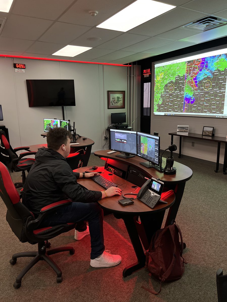 WKUDisasterSci's tweet image. Our @WKUweather crisis management unit is operational for the current severe threat. We currently have students representing Meteorology, EMDS, and Homeland Security Science programs providing situational intelligence for #WKU. #kywx #EMGTwitter #safety