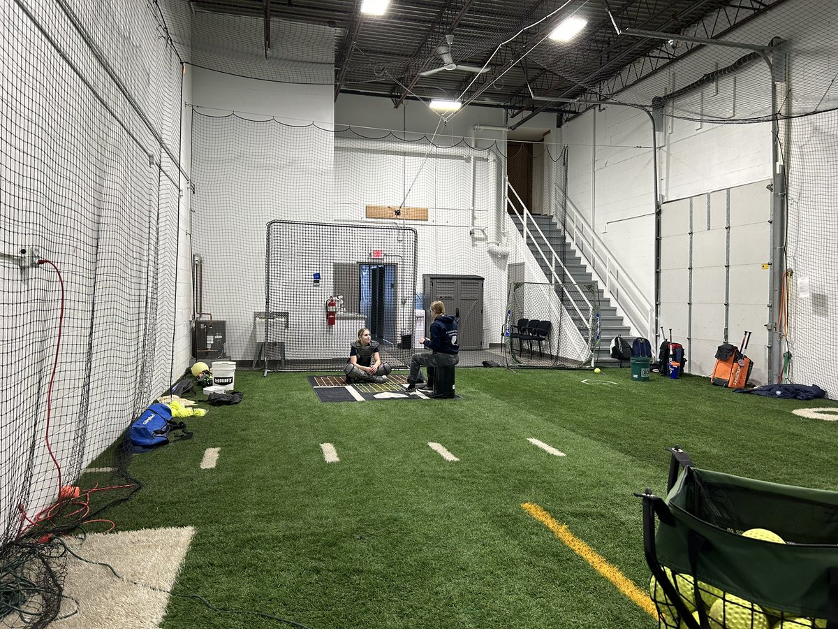 tfost00's tweet photo. Back in Minneapolis for the weekend! Always good being back at Windup Fastpitch. Whitney, Angie and their staff do great work!
⠀
#catchers #softball #catcherscoach #coaching #aaccc #throwing #catchingtwitter #softballcatcher #softballplayer #minnesota #minnesotasoftball
⠀
⠀ https://t.co/KQqwL485K2