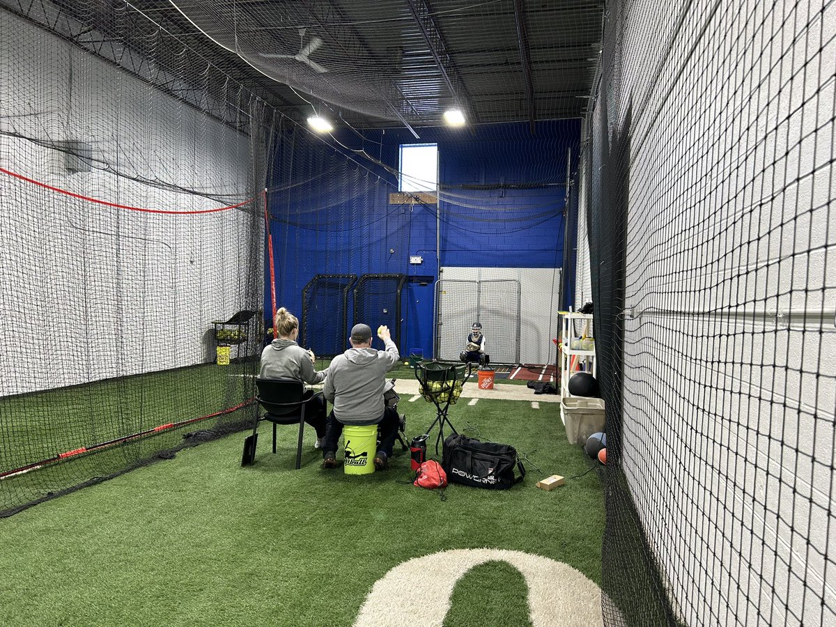 tfost00's tweet photo. Back in Minneapolis for the weekend! Always good being back at Windup Fastpitch. Whitney, Angie and their staff do great work!
⠀
#catchers #softball #catcherscoach #coaching #aaccc #throwing #catchingtwitter #softballcatcher #softballplayer #minnesota #minnesotasoftball
⠀
⠀ https://t.co/KQqwL485K2