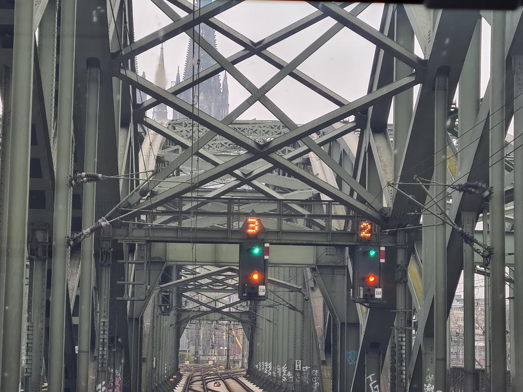 Tharsonius's tweet image. 