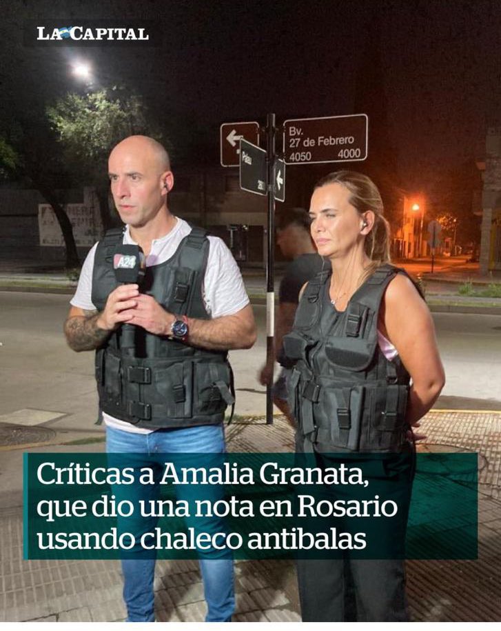 AmelieGranata's tweet photo. No tanta critica y mas presencia 🙏🏼no fue ni 1 solo político para hablar con los vecinos ! Y si con chaleco obvio porque tengo 42 años y 2 hijos y quiero seguir viviendo. Las criticas desde el sillon de casa no suman hay que estar 🫶 https://t.co/F1ecM45rN2