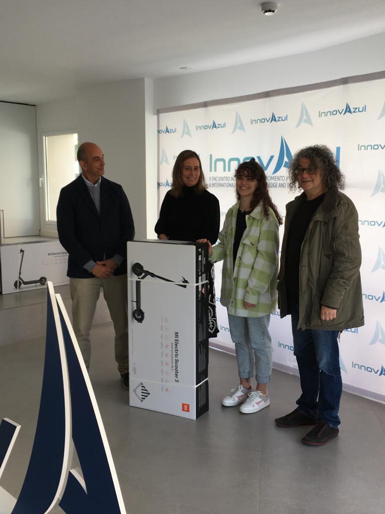 EInnovazul's tweet photo. 🏆😜Hemos entregado los premios del ‘Student Blue Space’ a las alumnas de grado, máster y doctorado de UCA y UMA 💻🛴
Más información 👇🏽
https://t.co/ONnSsAvrke https://t.co/zl522MZObw