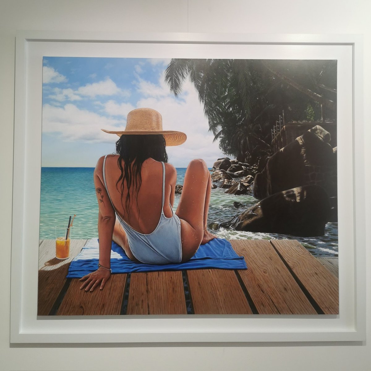 We now have 'Paradise' by the incredible Gustavo Fernandes 😍🎨 At the ArtCatto Gallery in #loule 😎 #artcatto #gustavofernandes #hyperrealism #fineart #artgallery #investmentart #artcollectors #artworld #art #paradise #originals #paintings #oiloncanvas #woman #beach #new