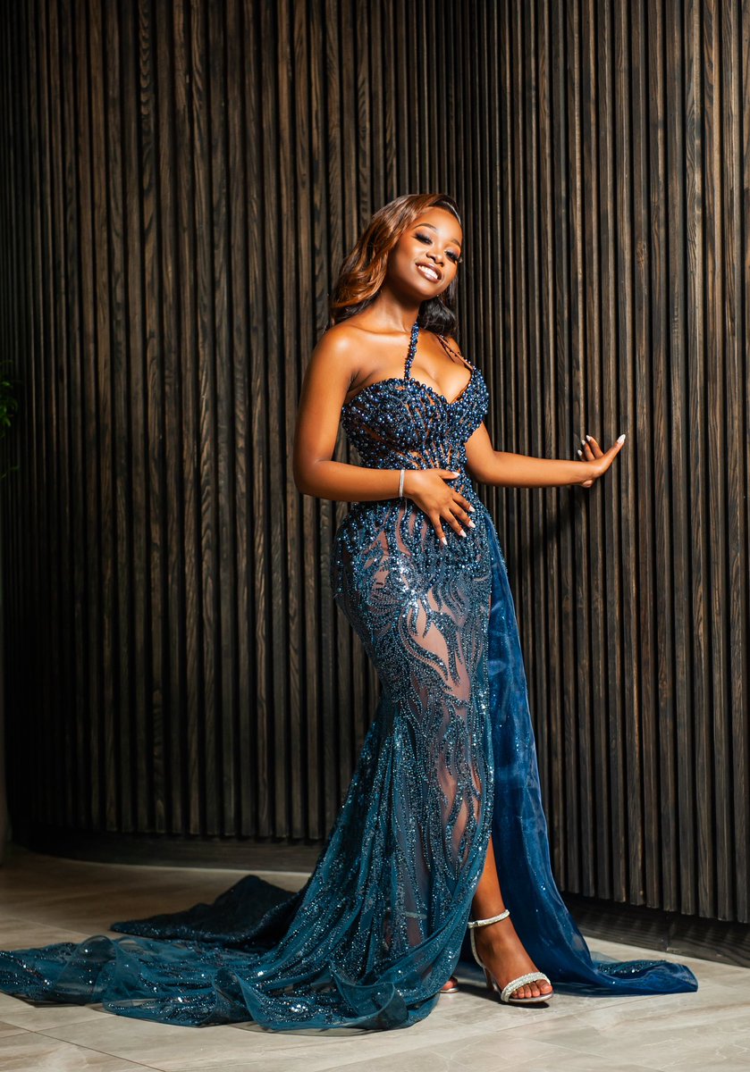 Daah_Photograpy's tweet photo. "Cinderella never asked for a prince. She asked for a night off and a dress." – Kiera Cass

Zamahlubi Radebe 

Light: @Lohlo9 
Retoucher: @sabelo_mag 
Shot by: @Daah_Photograpy 

#matricdance
#Photography
#makeup 
#photoshoot 
#eveningdresses 
#daahphotography 
#nikonphotography https://t.co/R3ee32mWVE