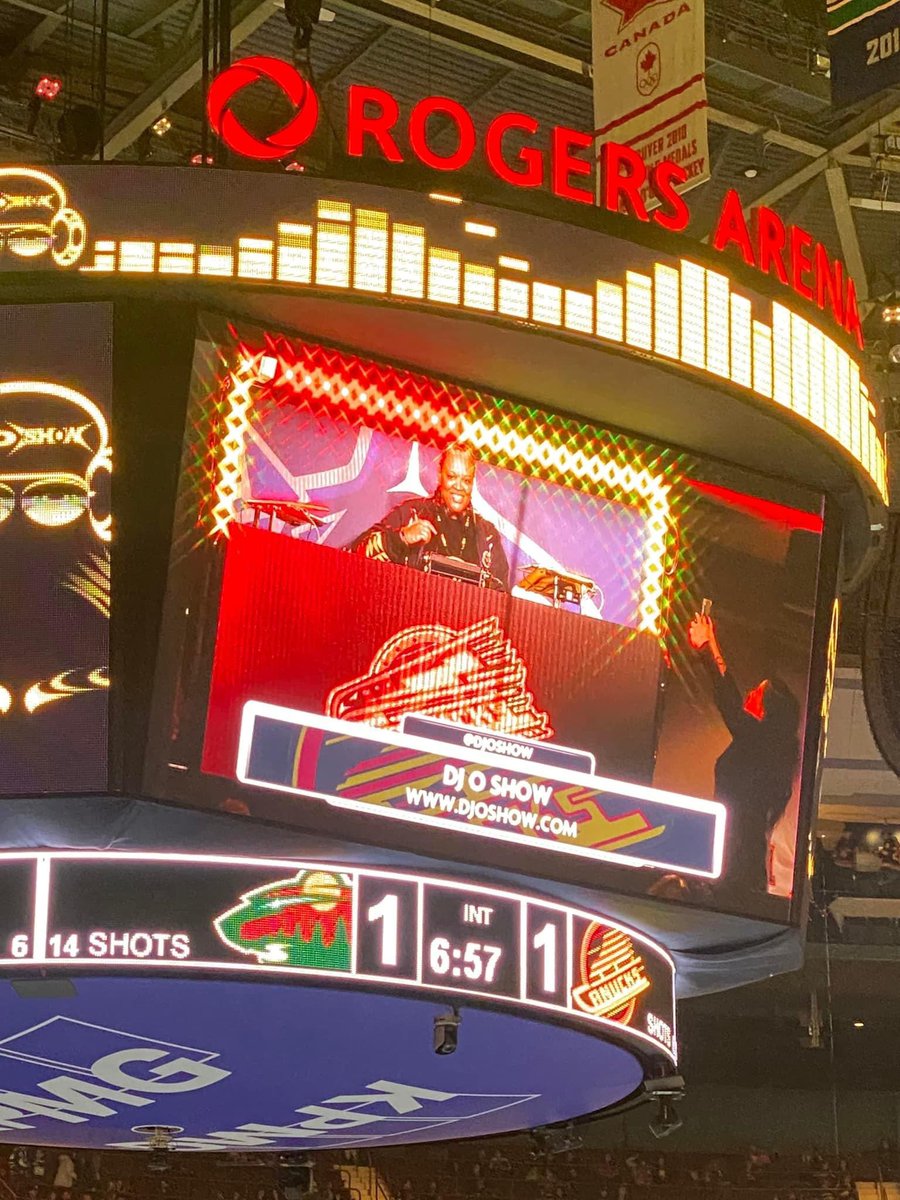 DJ_Oshoa's tweet photo. I had so much fun DJing The Vancouver Canucks First Nation Celebration Night! I saw so many folks from my community ππΏβπΏπ€©βΊοΈπ₯³π The Canucks really know how to treat a DJ ππΏβπΏ #grateful #djoshow #vancouvercanucks https://t.co/oyEa1fwXVO
