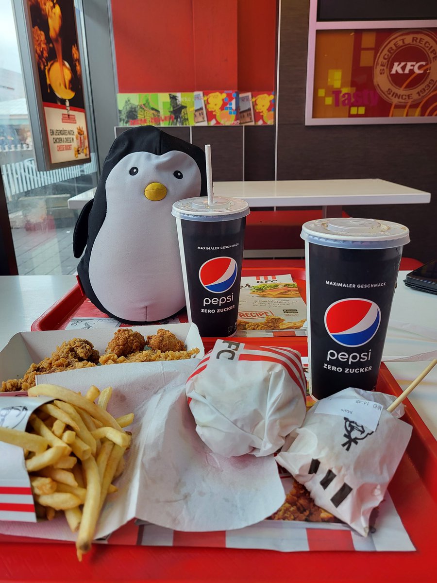 maxinekwokvln's tweet image. Luxury lunch 😜 #LsoOnTour @londonsymphony #shortontime @davidcohen007