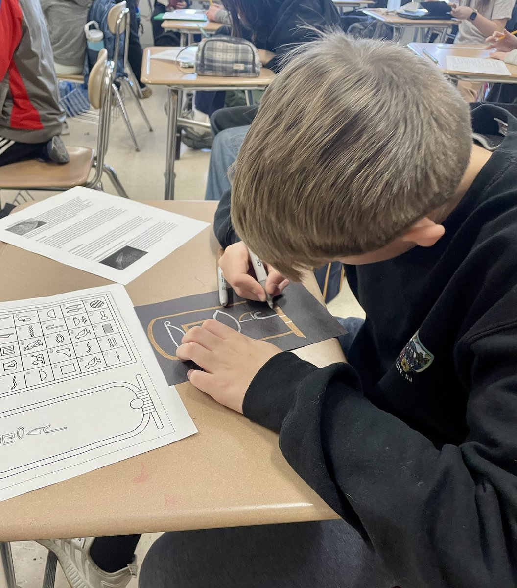 Mrs. Radka tweet media