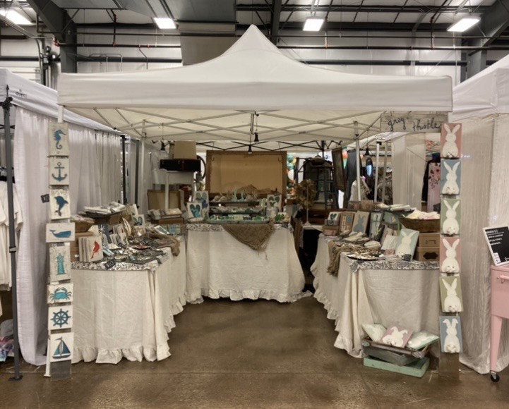 LorieEvents's tweet image. This weekend (SAT 9-3 and SUN 10-3) come on out and support all of our small businesses. We have 270 booths to shop! There is so much variety at THIS SHOW! Kalamazoo County Expo Center
Boutique Clothing
Easter Baskets
FOOD  
Home Decor  
ART  
Pottery 
And always free admission!