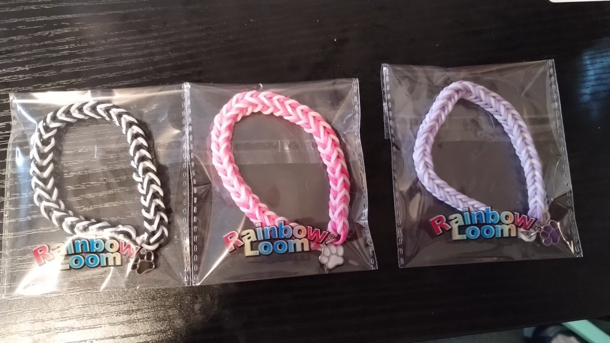 Hey guys just a heads up if i happen to interact with you at fur the more ill be giving away a bunch of my fish tail pattern bracelets with paw print charms so if you see me and just want one don't hesitate to ask ill give them away till  i run out 😺