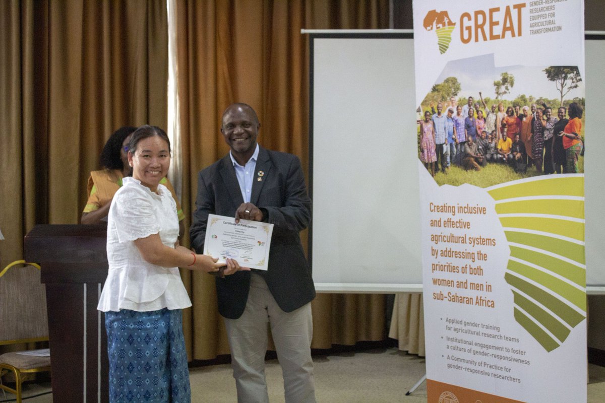 GREATAgResearch's tweet photo. The #GenderInAgronomy course has successfully come to an end.
Congratulations to the 23 participants ,🎉
👉 15 men, 8 women
👉 11 countries
👉 13 @ScalingAgronomy  Use Cases
👉 03 continents
0️⃣1️⃣goal: Towards gender- and youth- responsiveness in agronomy.
#YouthInAgronomy https://t.co/Tvho84oot1