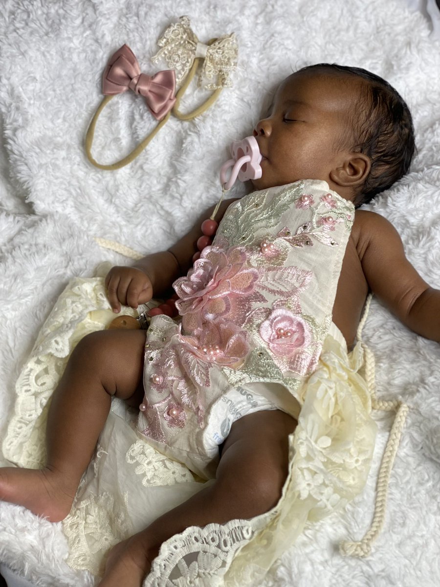 alittebitoftri's tweet photo. Eve’s Twitter debut 💖✨💫
#onlygirl #EveRose #3months https://t.co/wyZbrDC0Hy