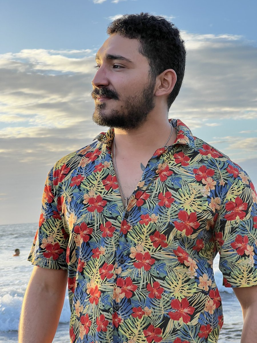 Leanfl12's tweet photo. Chinito!! ❤️#playa #arena #Leon https://t.co/tkpWuWP6Gu