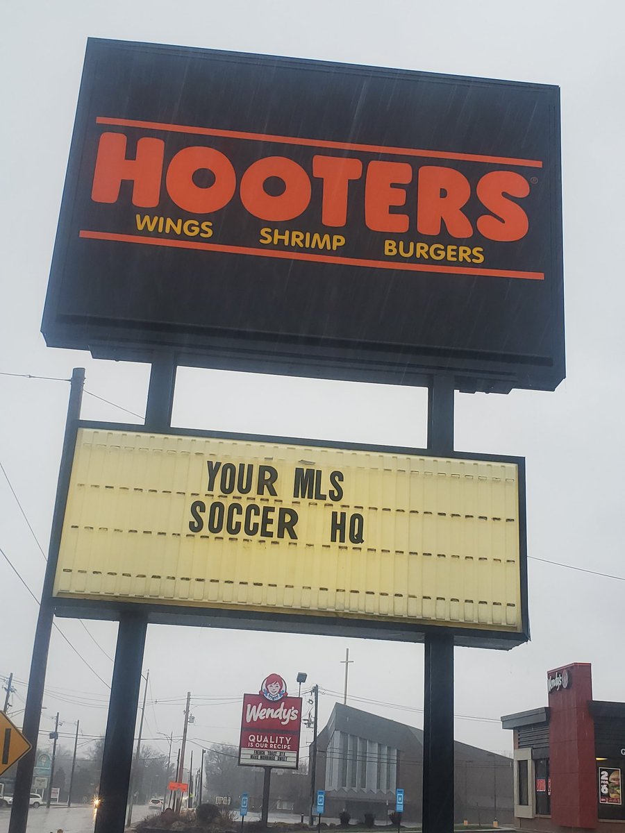 jgpatton15's tweet photo. Saturday nights! Evansville, IN #MLSSeasonPass #MLS #Crew96 @Extratime @andrew_wiebe @empiregass @MassiveReport @MattDoyle76 @Hooters #IndianaForCrew96 https://t.co/jHyN03QMLu