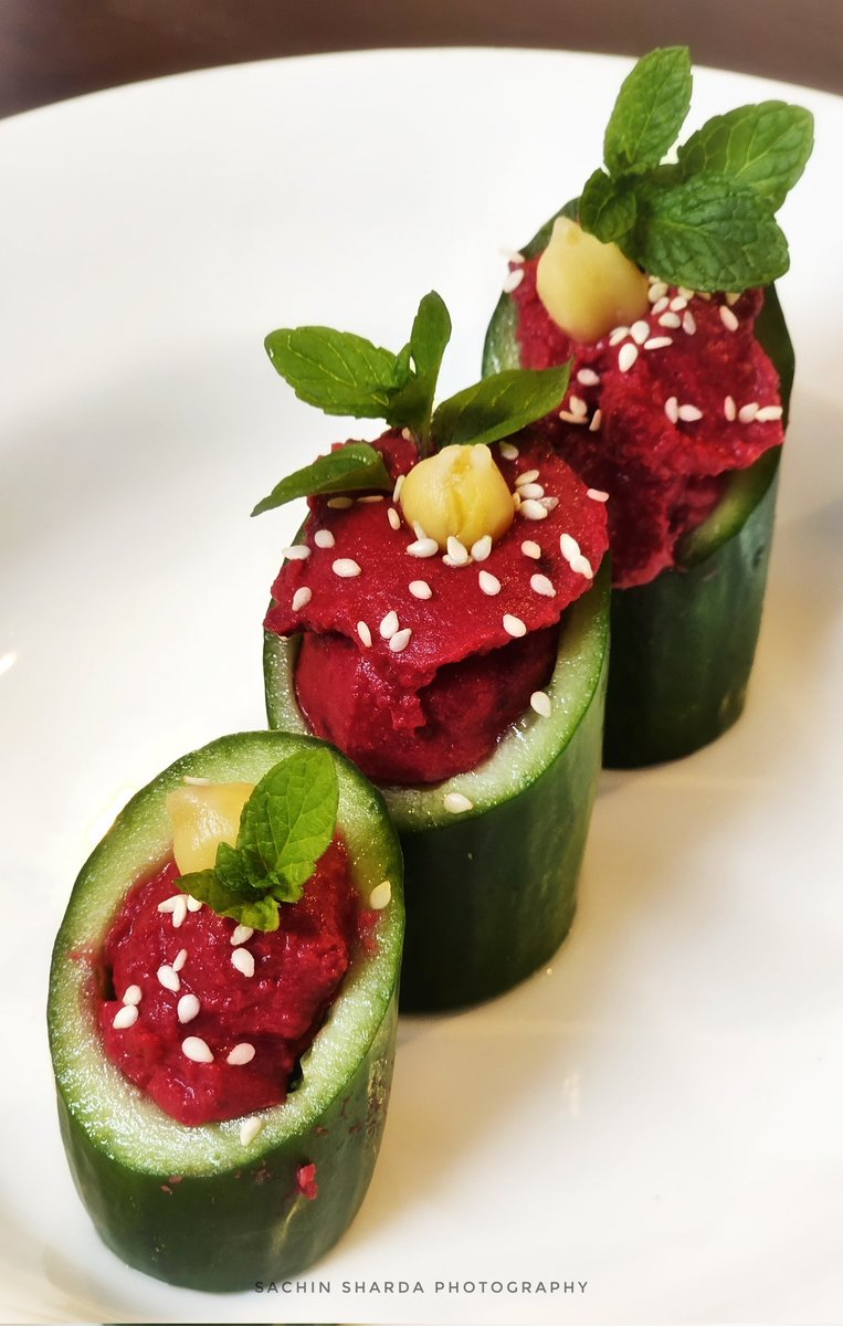 sachinsharda's tweet image. Hummus and Cucumber: A refreshing and flavorful appetizer consisting of cucumber barrels, stuffed with creamy Beatroot kissed hummus drizzled with olive oil, sesame seeds and Italian Hurbs.

#Food #HealthyLiving #HomeMadeWithLove