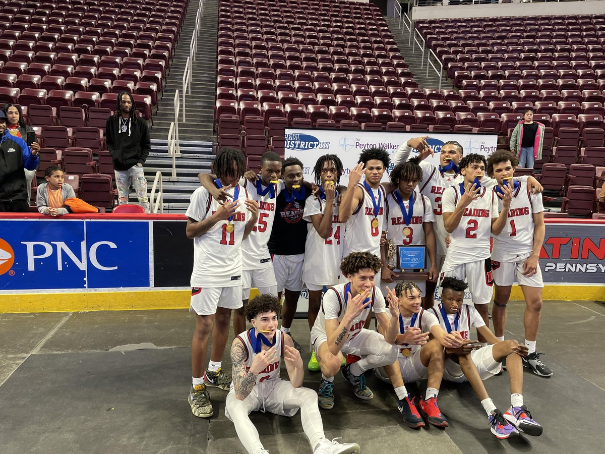 SeanMcBryan's tweet photo. Berks County District 3 basketball champions:

6A boys - Reading High ✅
5A boys - Exeter ✅
4A boys - Berks Catholic ✅
4A girls - Wyomissing ✅

#MikeDragoSports https://t.co/5gb9st3sWu