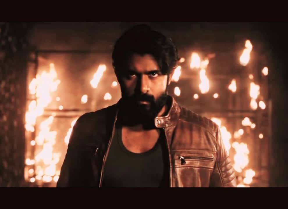 AppuTrends_'s tweet photo. War ಅವ್ನು ಶುರು ಮಾಡಲಿಲ್ಲ
ಆದ್ರೆ ಮುಗುಸ್ತಾನೆ..!! 😎💥🤫

#yuva01 
#PuneethRajkumar #YuvaRajkumar #yuva 
@yuva_rajkumar @SanthoshAnand15 https://t.co/ykD6fhkDRl